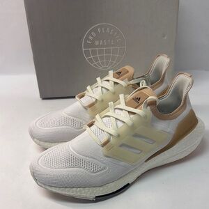 Adidas Uptraboost 22 White and pink mens Running Shoes